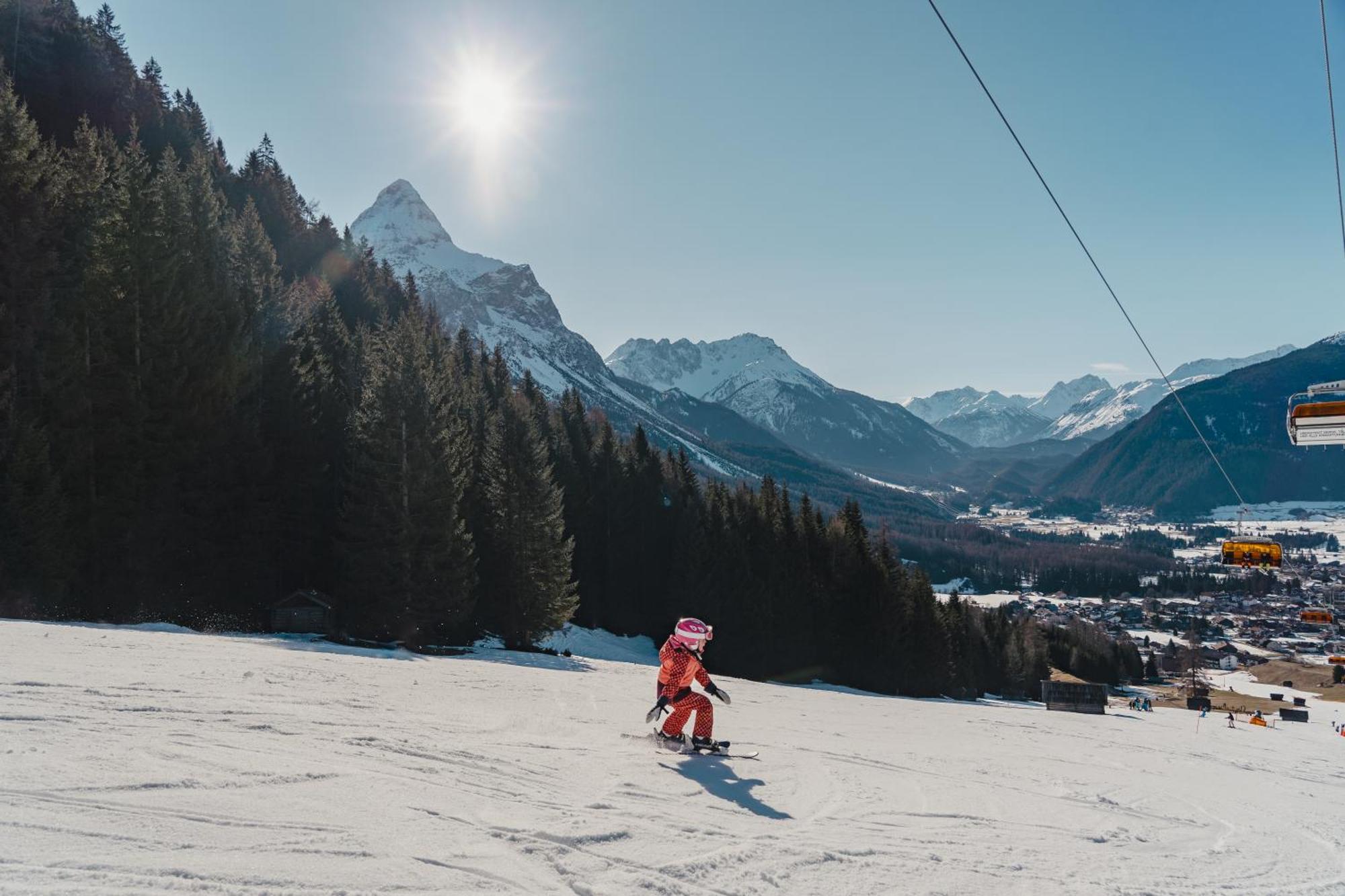 Gipfelblick- Tiroler Zugspitze Arena In Biberwier